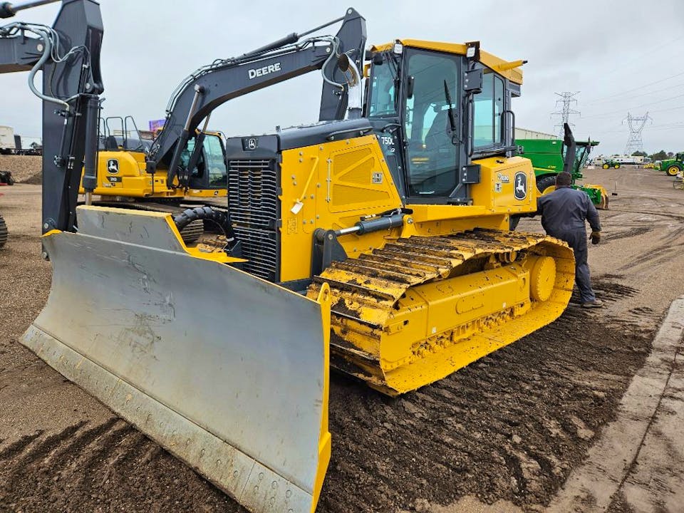 John Deere 750L