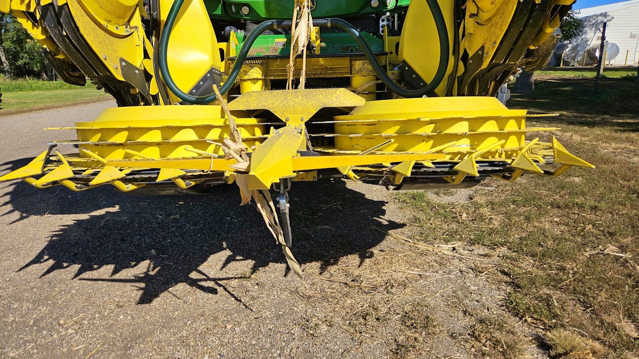 John Deere 770