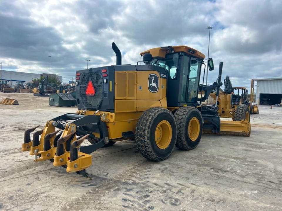 John Deere 772G