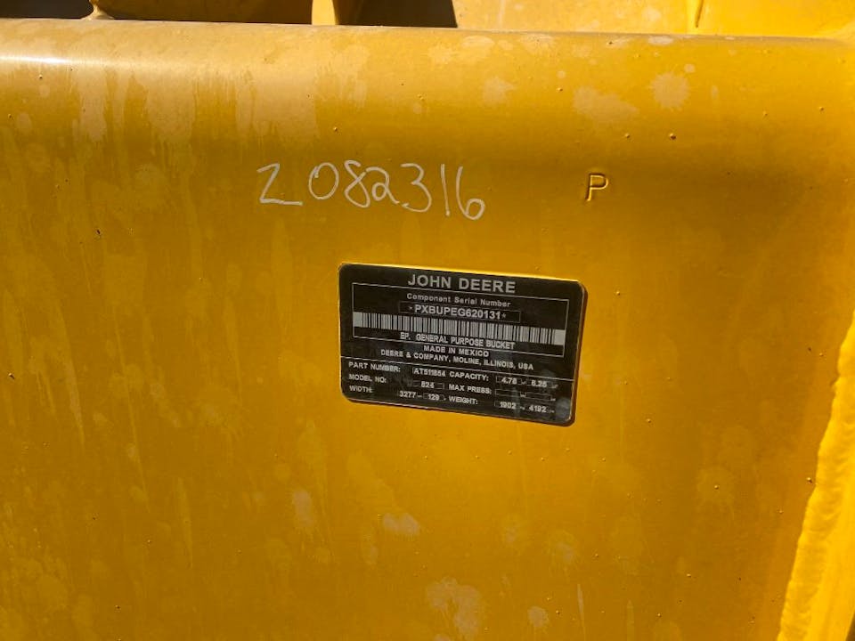 John Deere 824P6.25P