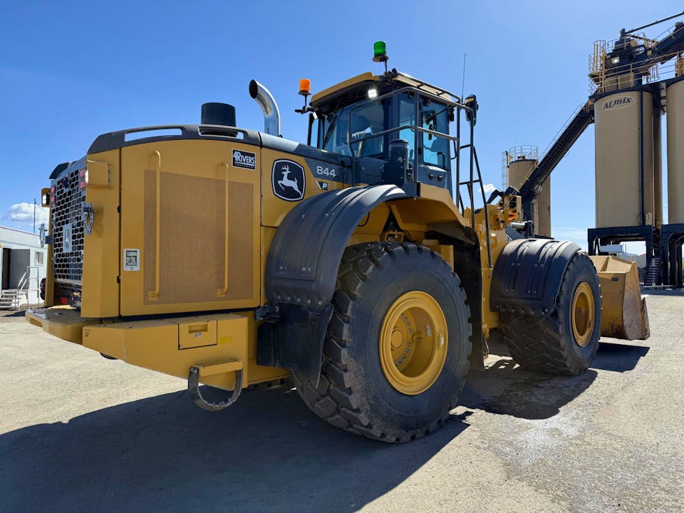 John Deere 844 P