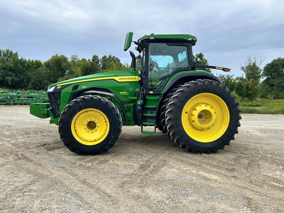 John Deere 8R 250