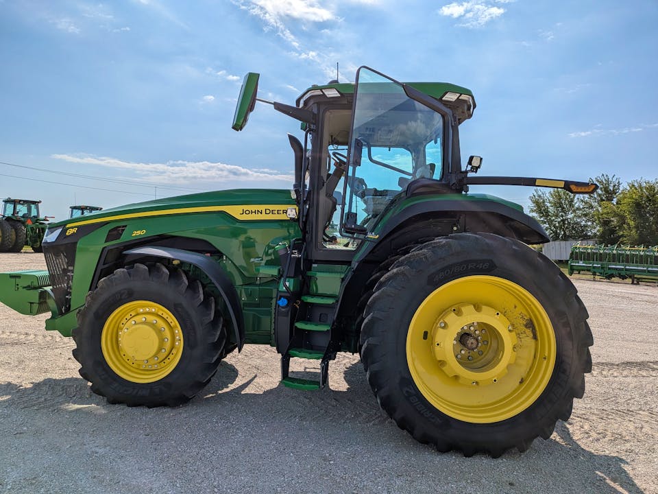 John Deere 8R 250