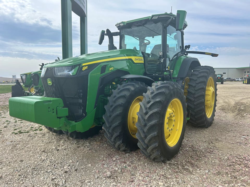 2024-john-deere-8r-370-733435