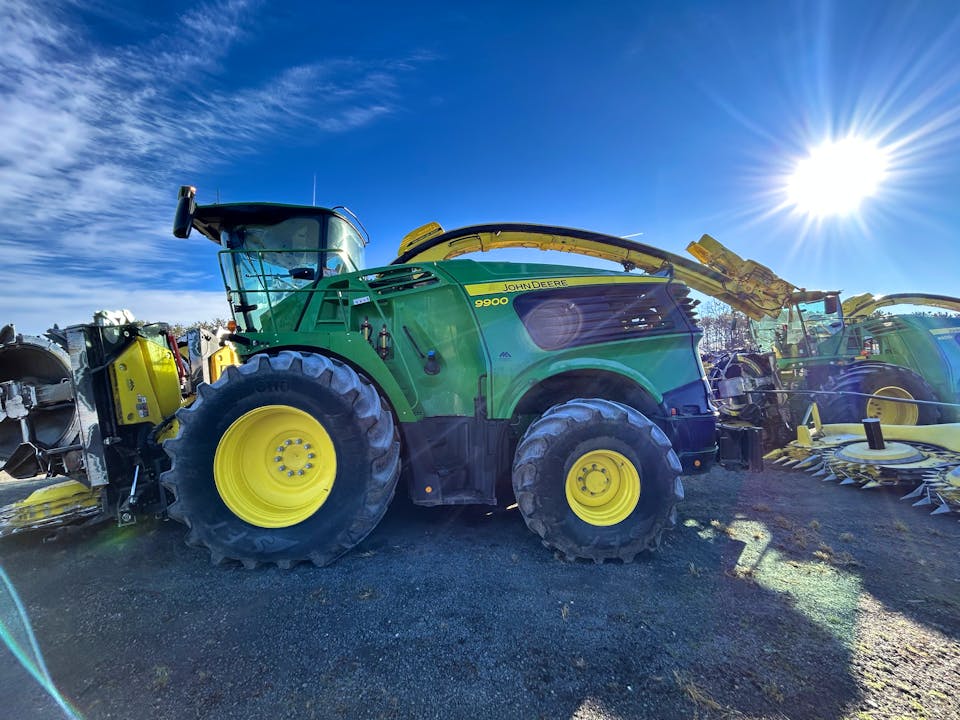 John Deere 9900