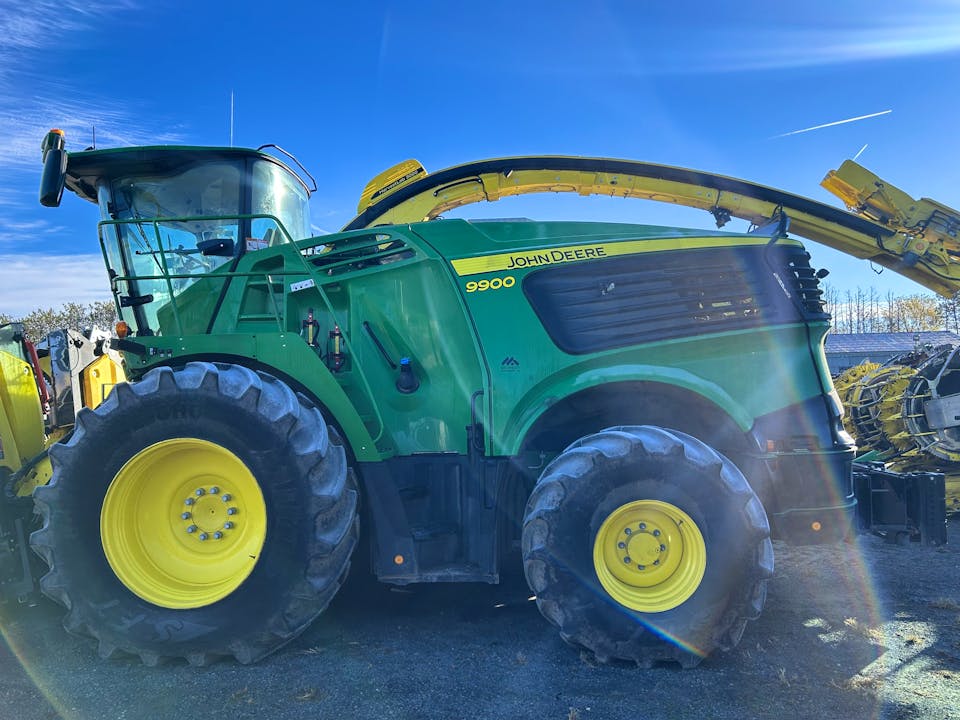 John Deere 9900
