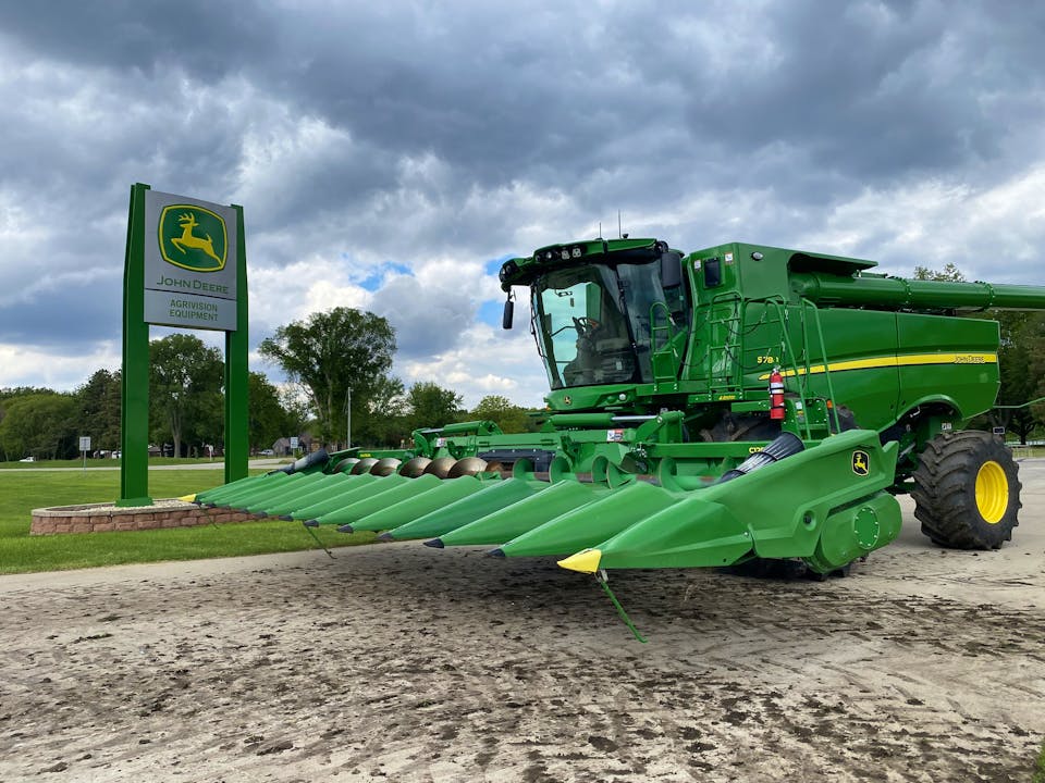 John Deere C12F