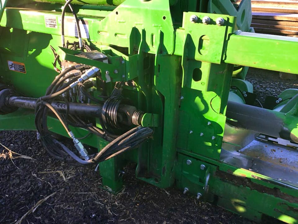 John Deere C16F
