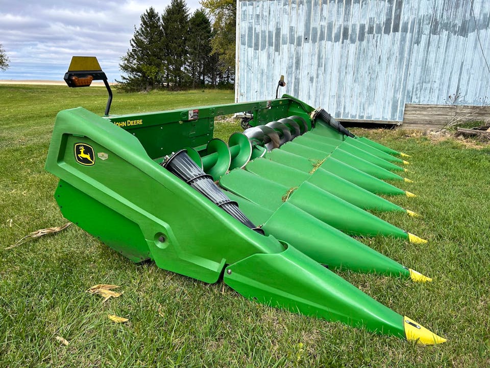 John Deere C8R