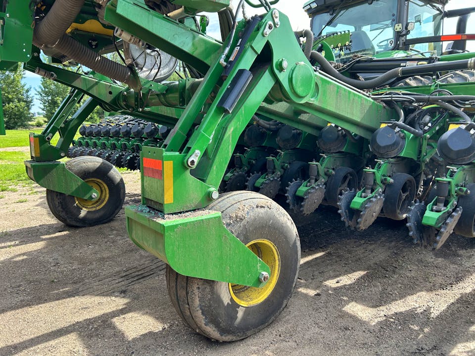 John Deere DR24