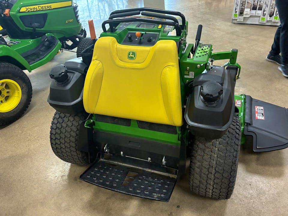 John Deere Q820M