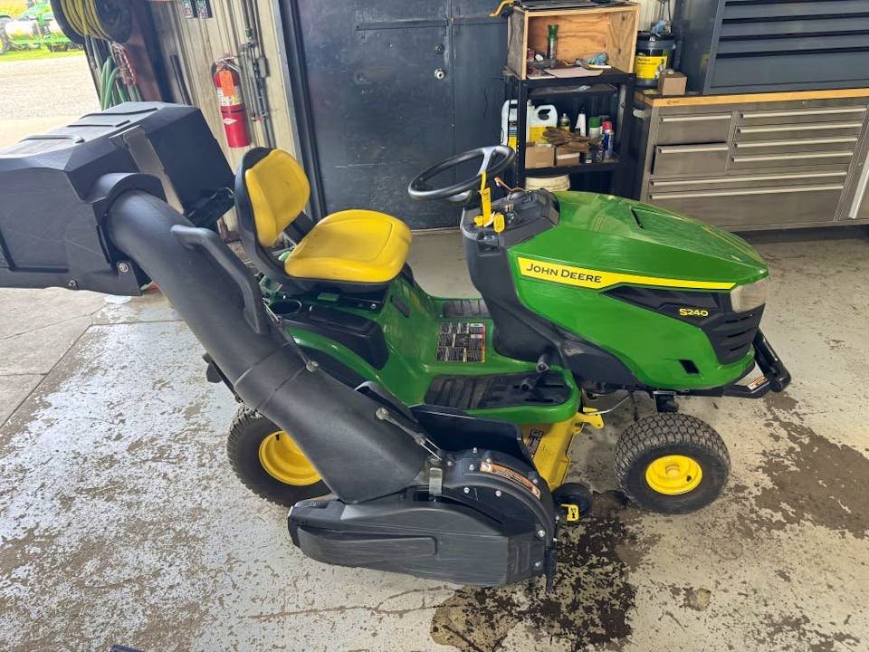 John Deere S240