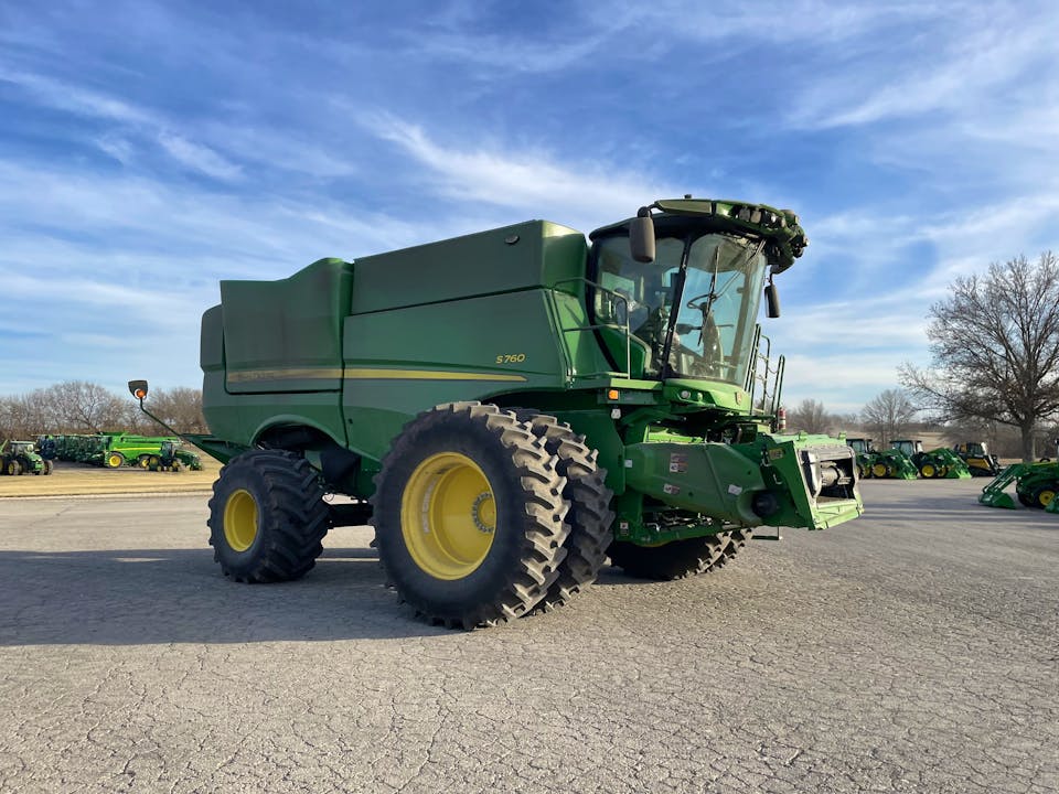 John Deere S760