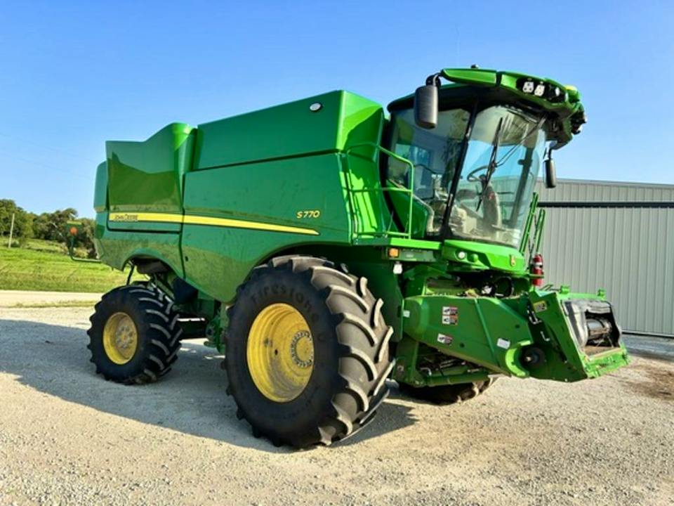 John Deere S770