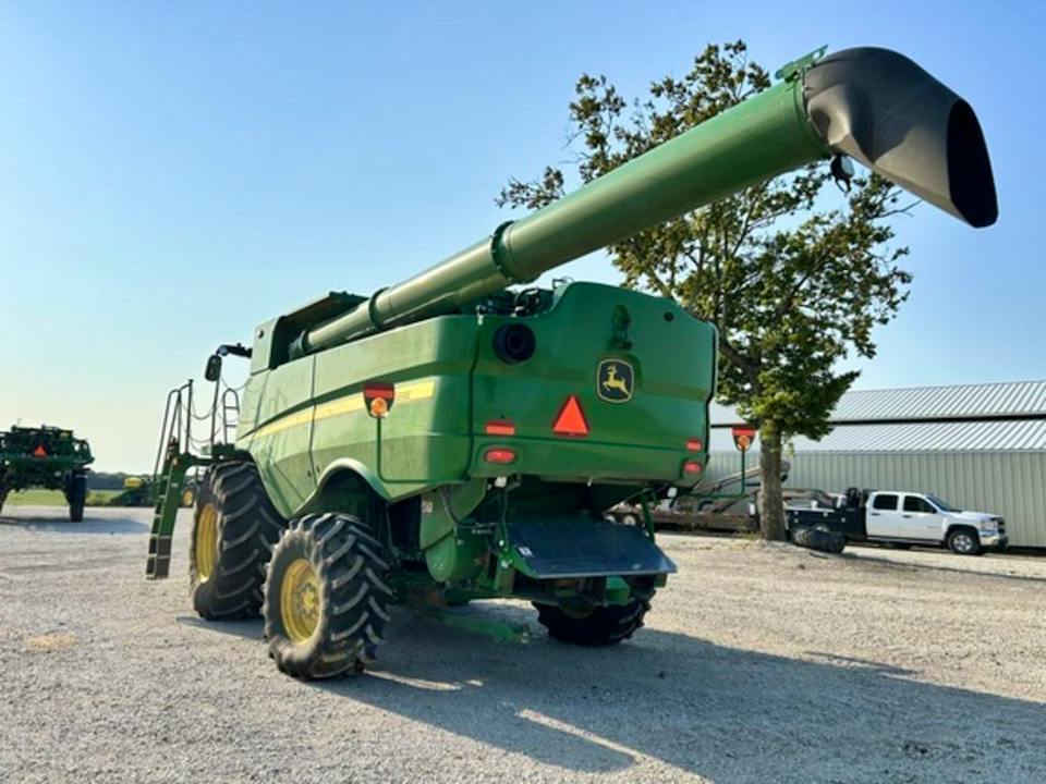 John Deere S770
