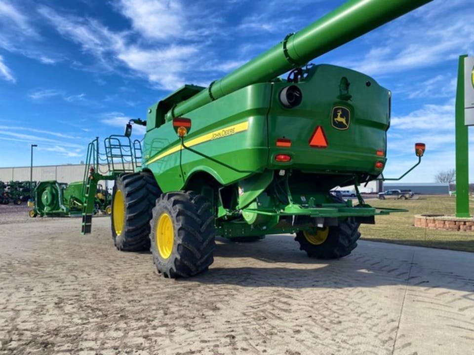 John Deere S770