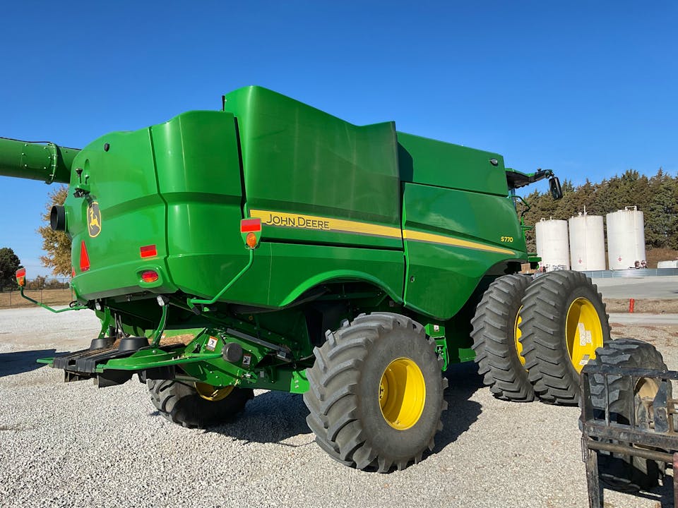 John Deere S770