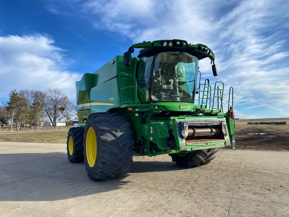 John Deere S770