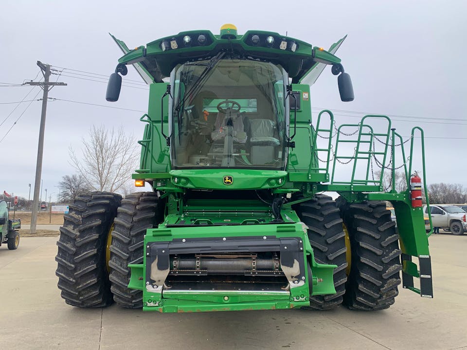 John Deere S770