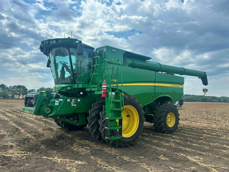 John Deere S770