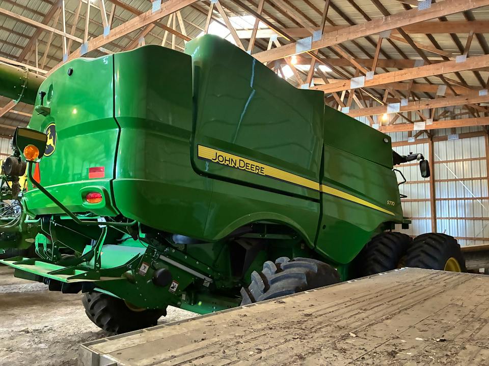 John Deere S770