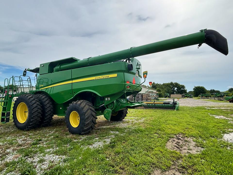 John Deere S770