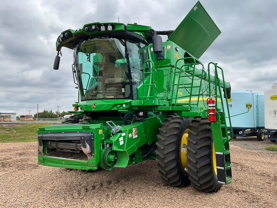 John Deere S770