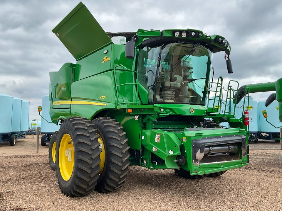 John Deere S770