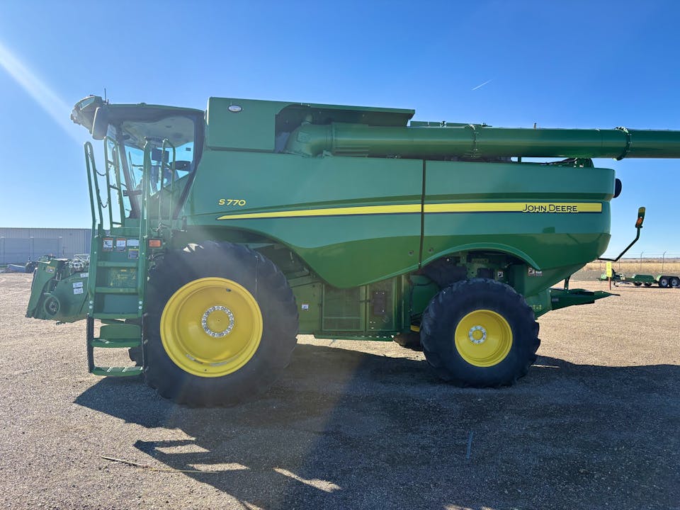 John Deere S770