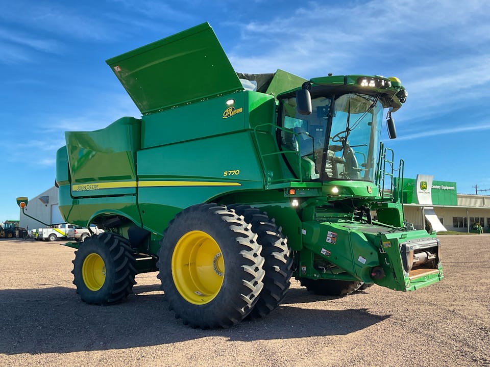 John Deere S770