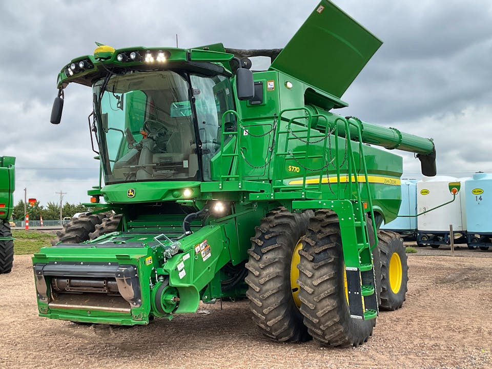 John Deere S770