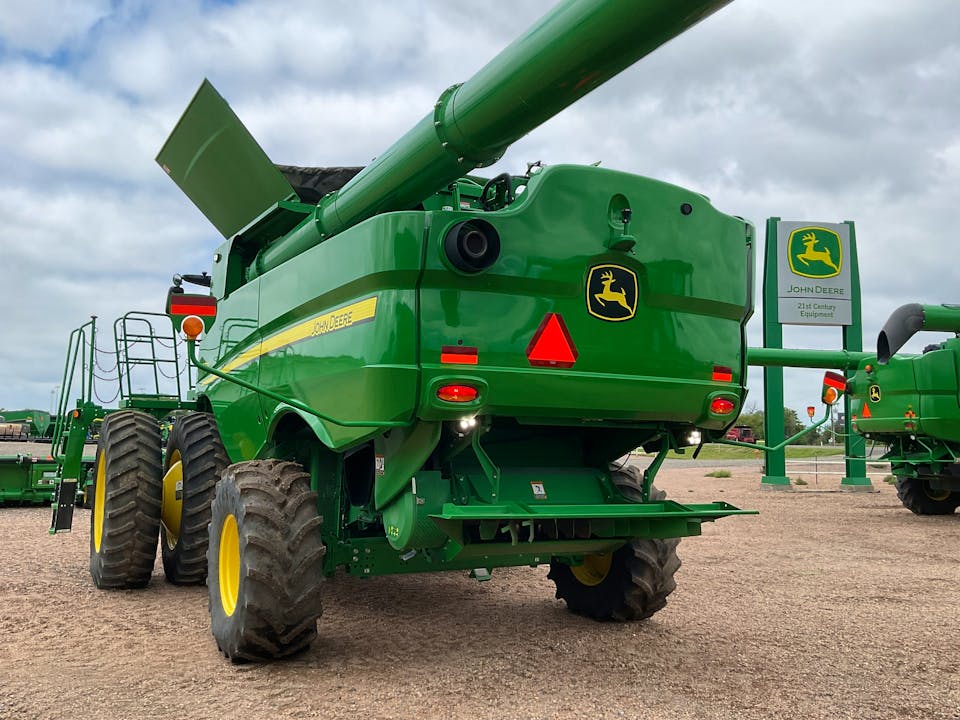 John Deere S770