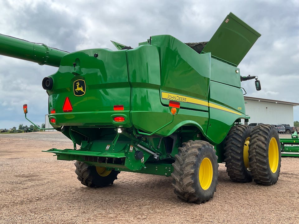 John Deere S770