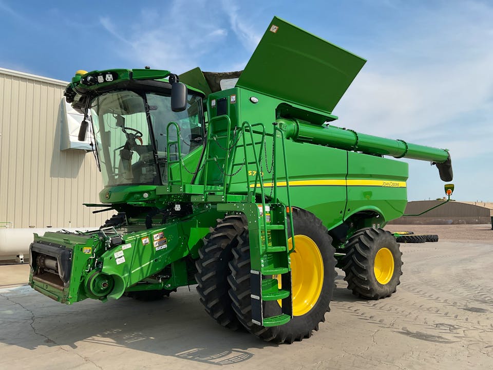 John Deere S770