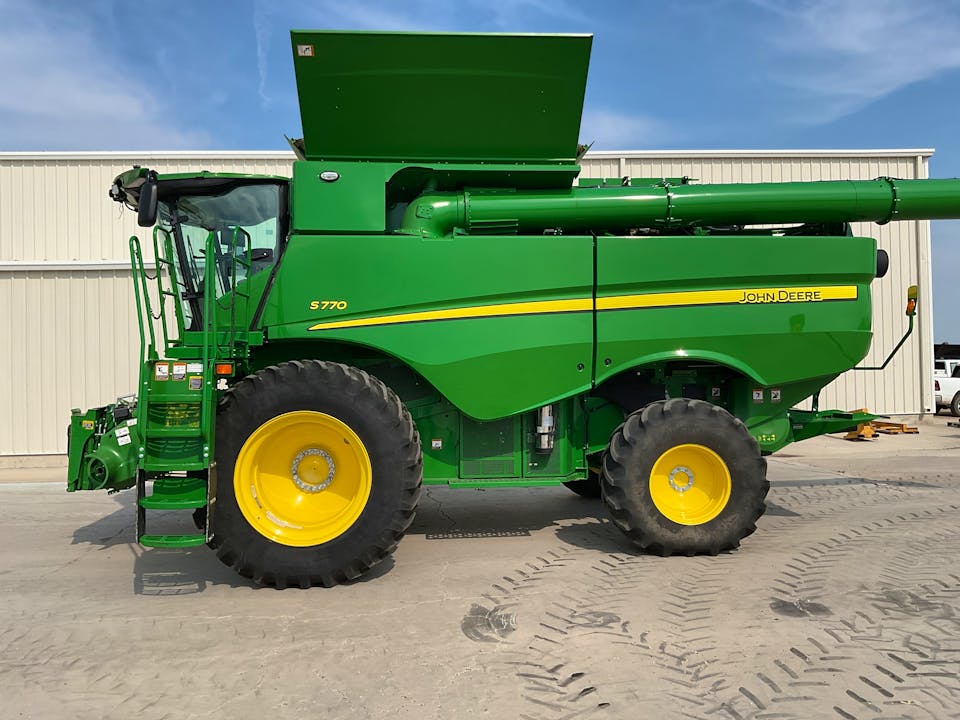 John Deere S770