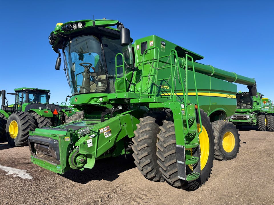John Deere S770