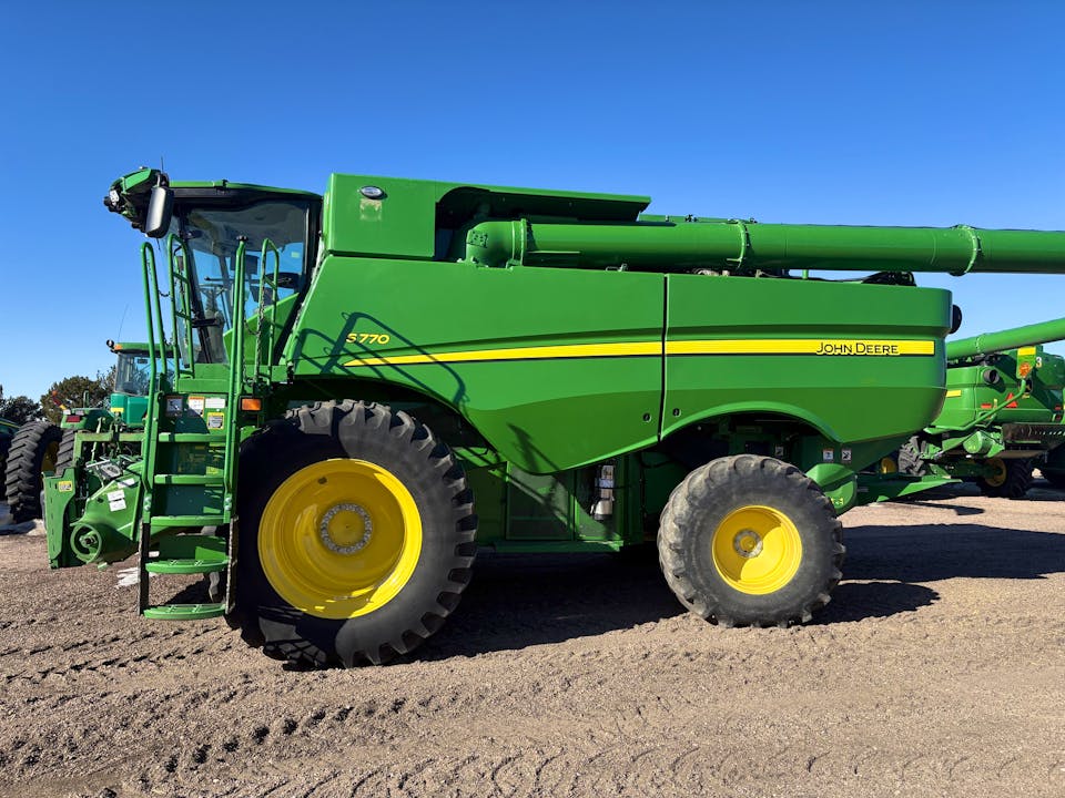 John Deere S770