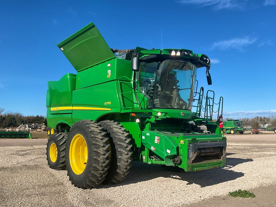 John Deere S770