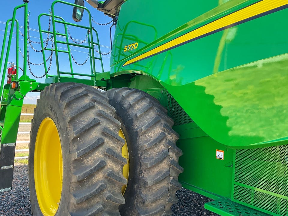 John Deere S770