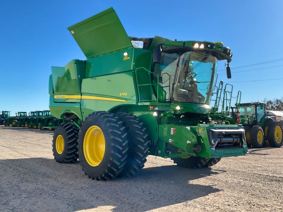 John Deere S770