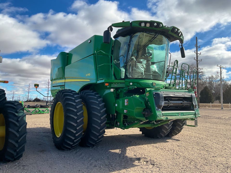 John Deere S770