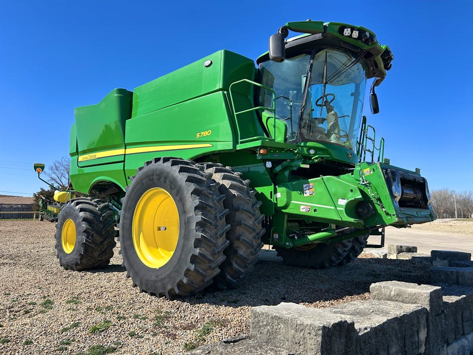 John Deere S780