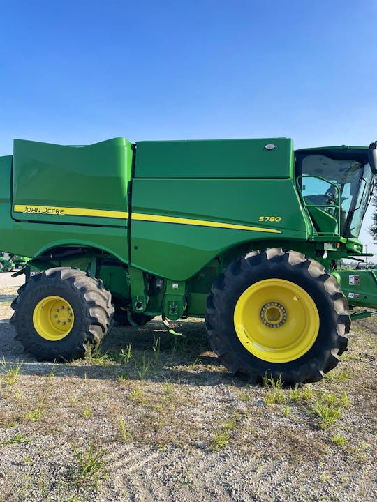 John Deere S780