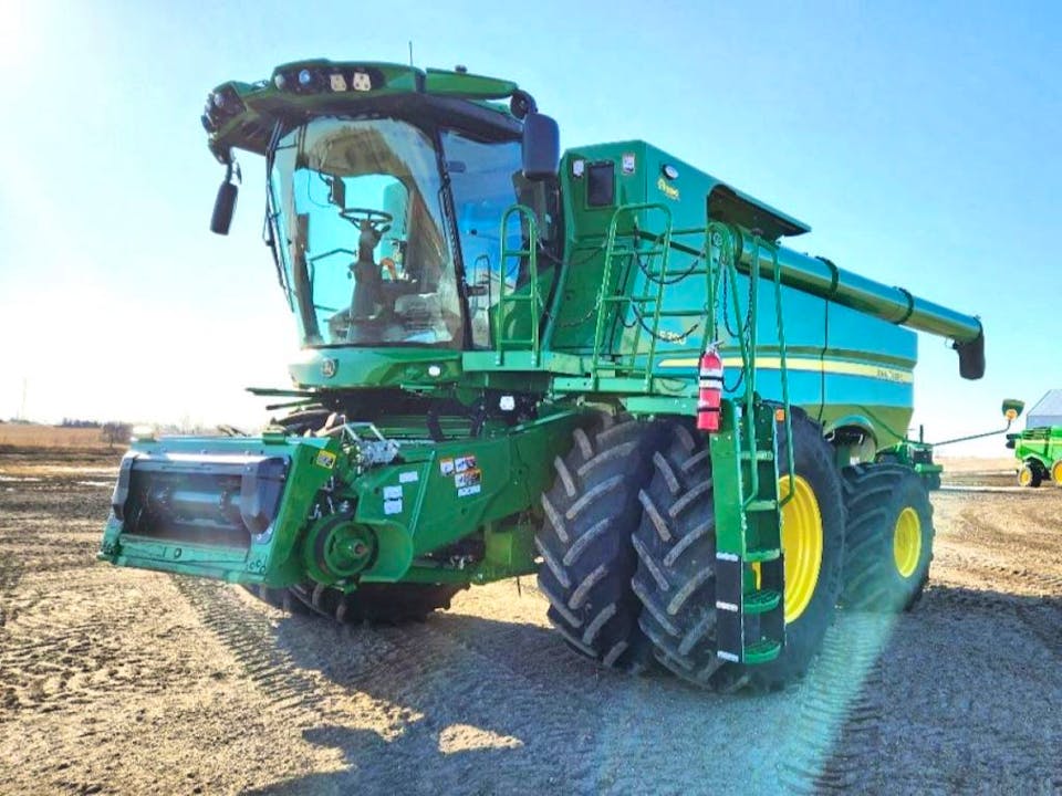 John Deere S780