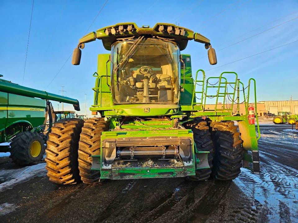 John Deere S780