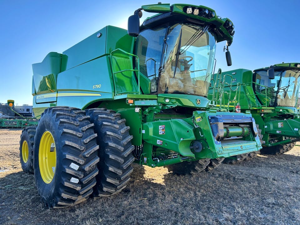 John Deere S790