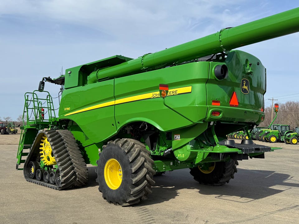 John Deere S790
