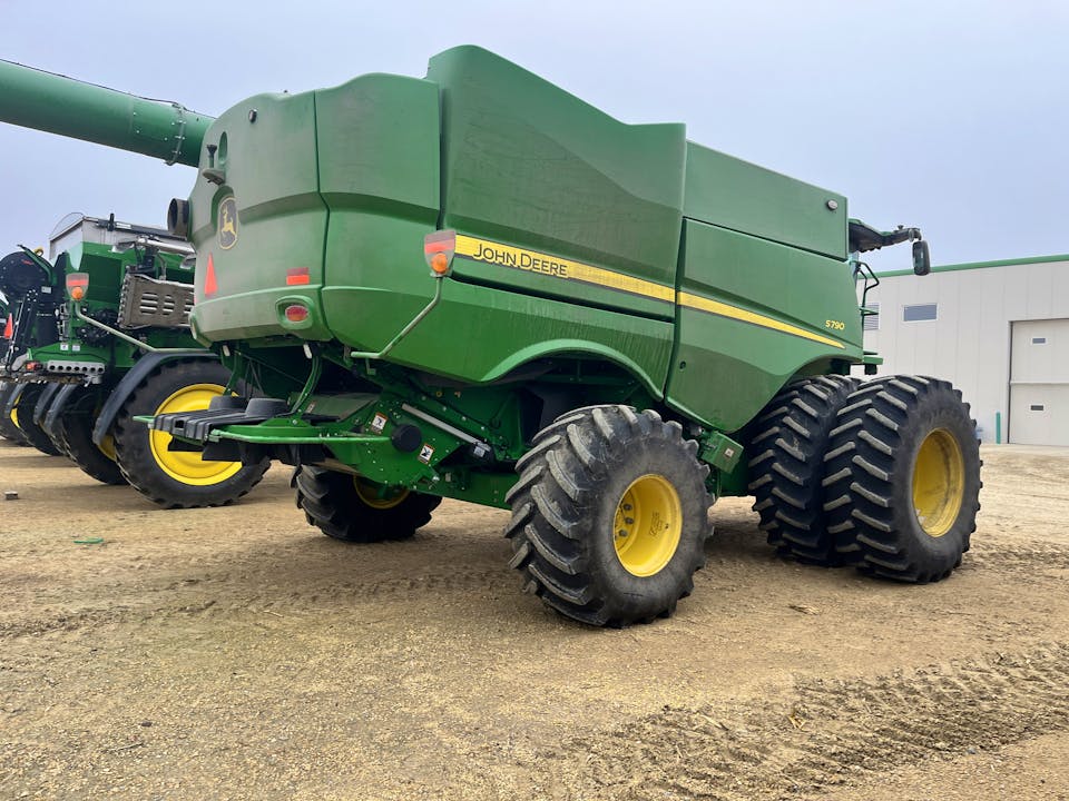 John Deere S790