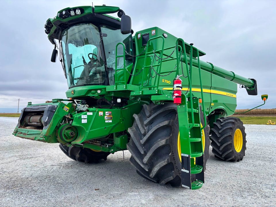 John Deere S790