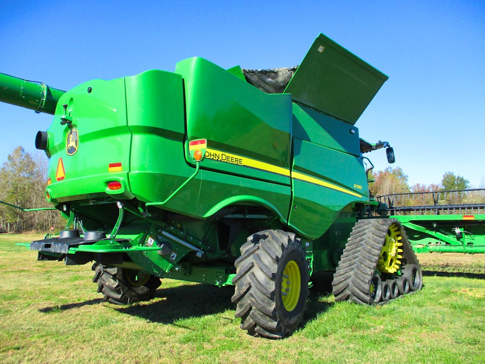 John Deere S790